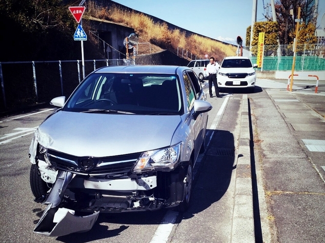 交通事故にあってから、原因不明の症状に悩まされていませんか？